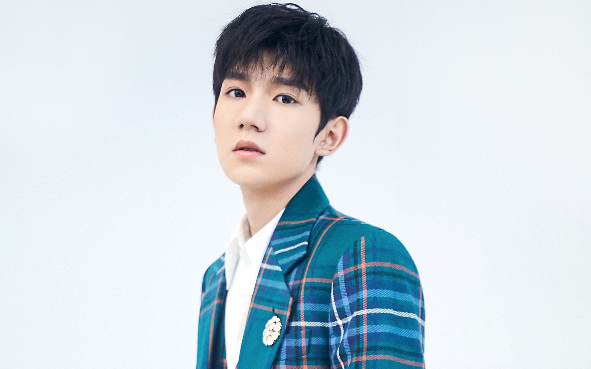 “德甲联赛进入高潮，积分榜竞争激烈”，德甲联赛积分榜比分