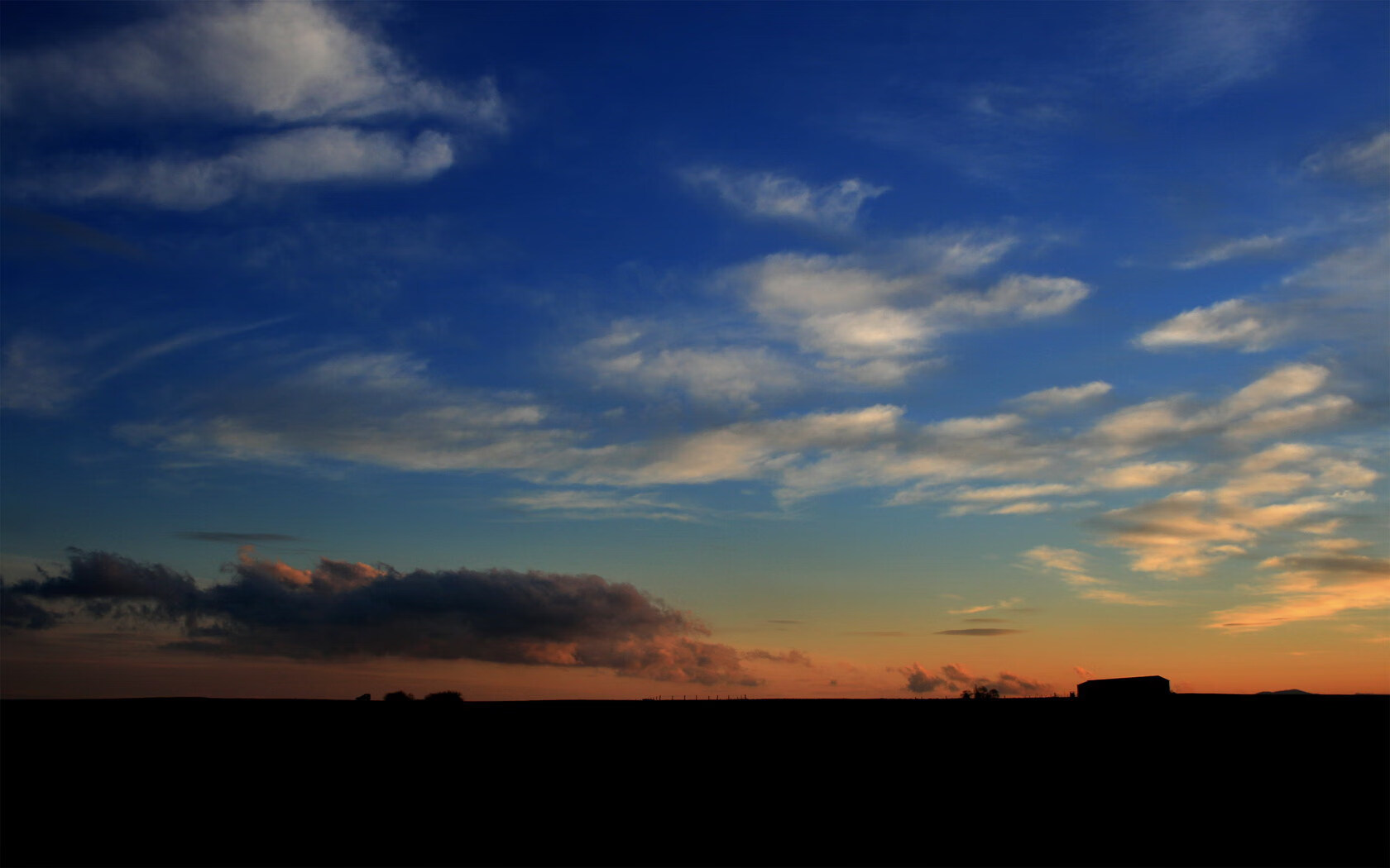“峡谷极速:山谷中的巅峰对抗”,峡谷速报