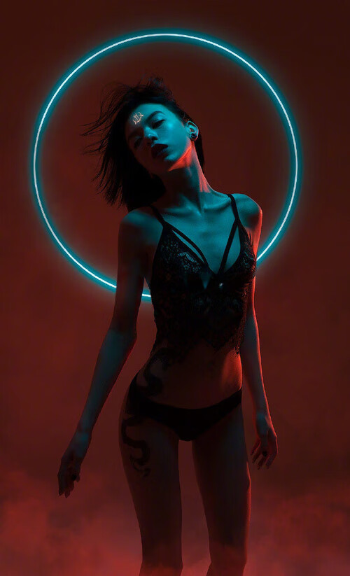 爱游戏官方网站-赛场上的明星风采：车手专访，明星职业赛车手