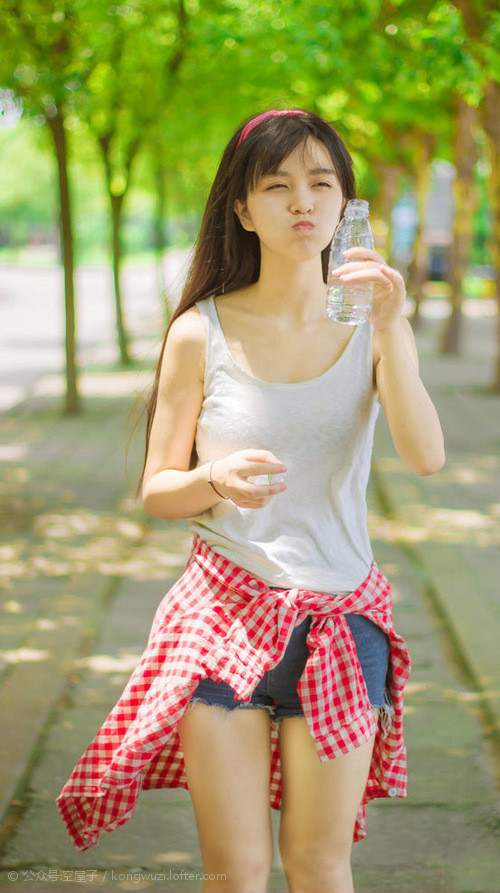 AYX官网-巴萨马竞同组竞争激烈，胜出者赢得宝贵三分，巴萨马竞阵容