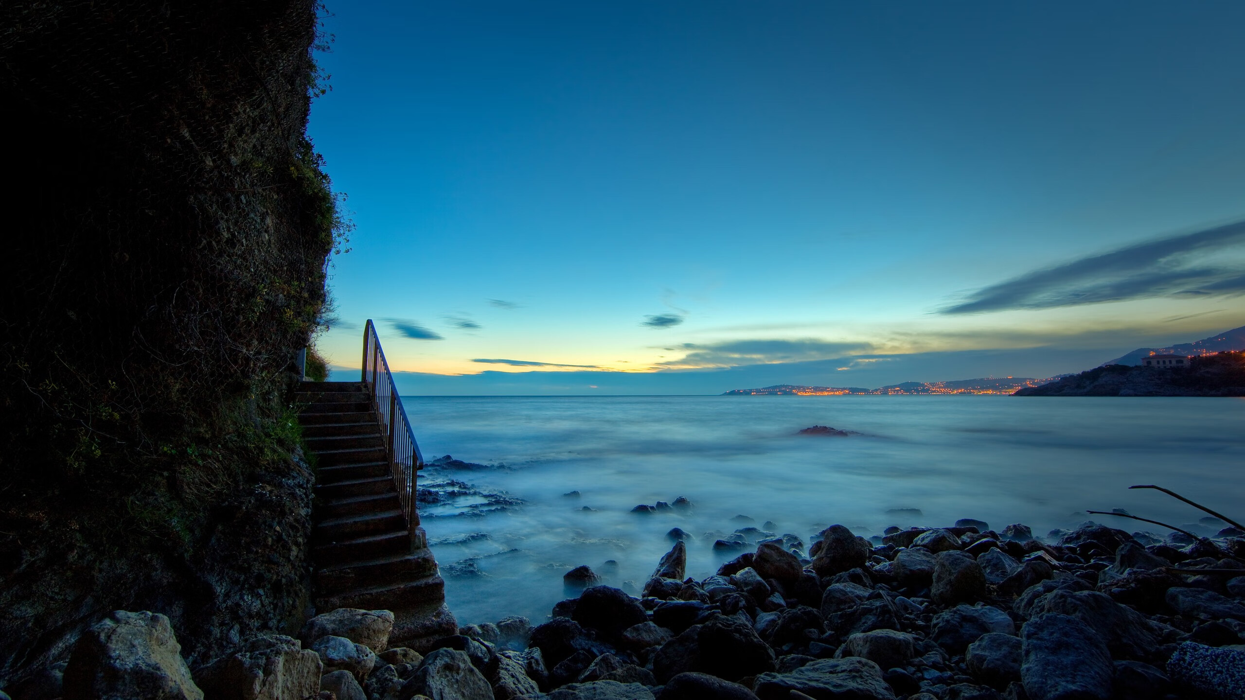 AYX SPORTS-“飞盘竞技：三叉湖田径场成全球飞盘高手的竞技场”