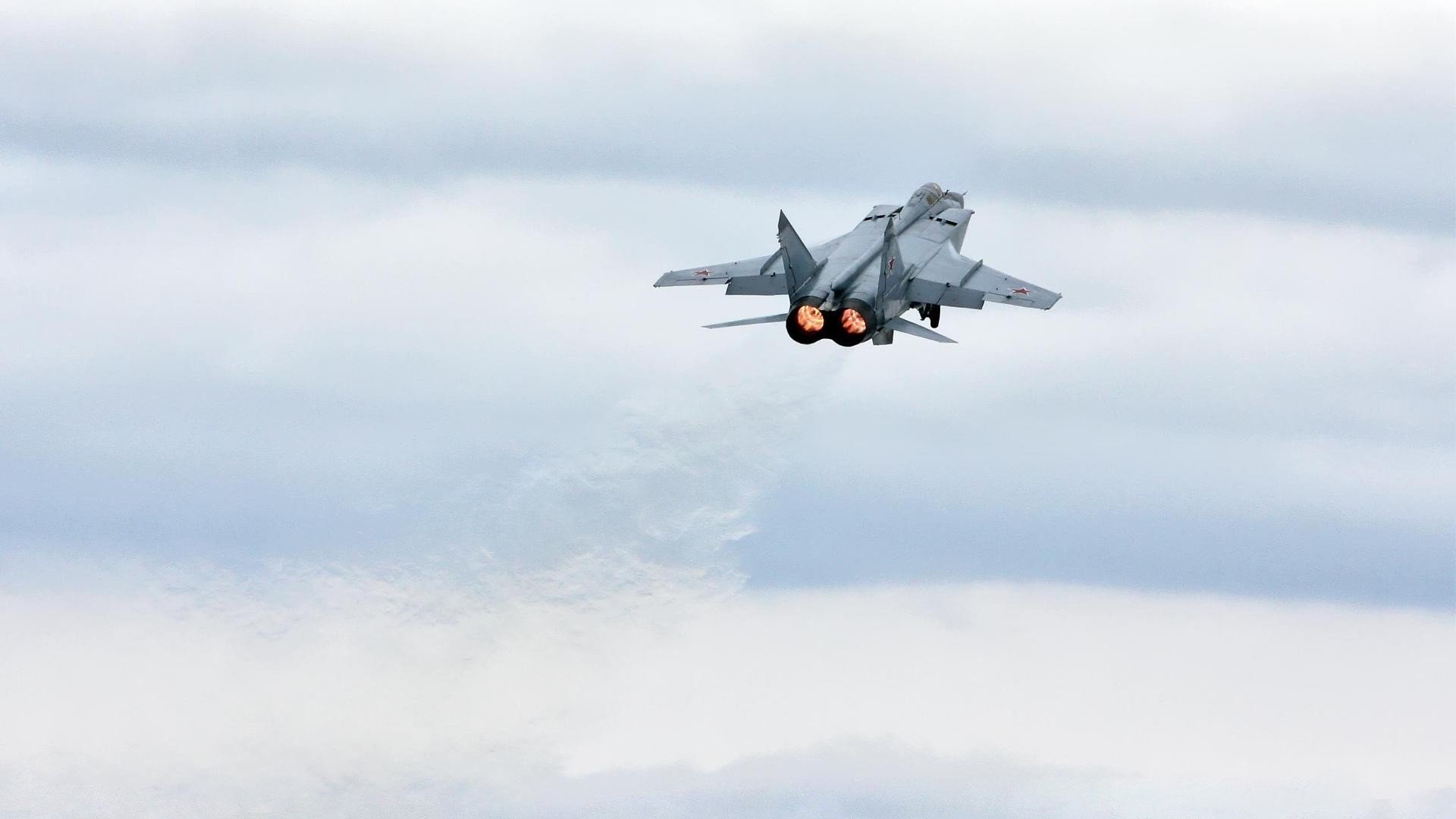 AYX体育官网-罗马连续抢开局建立场面优势，罗马最快几分钟出兵