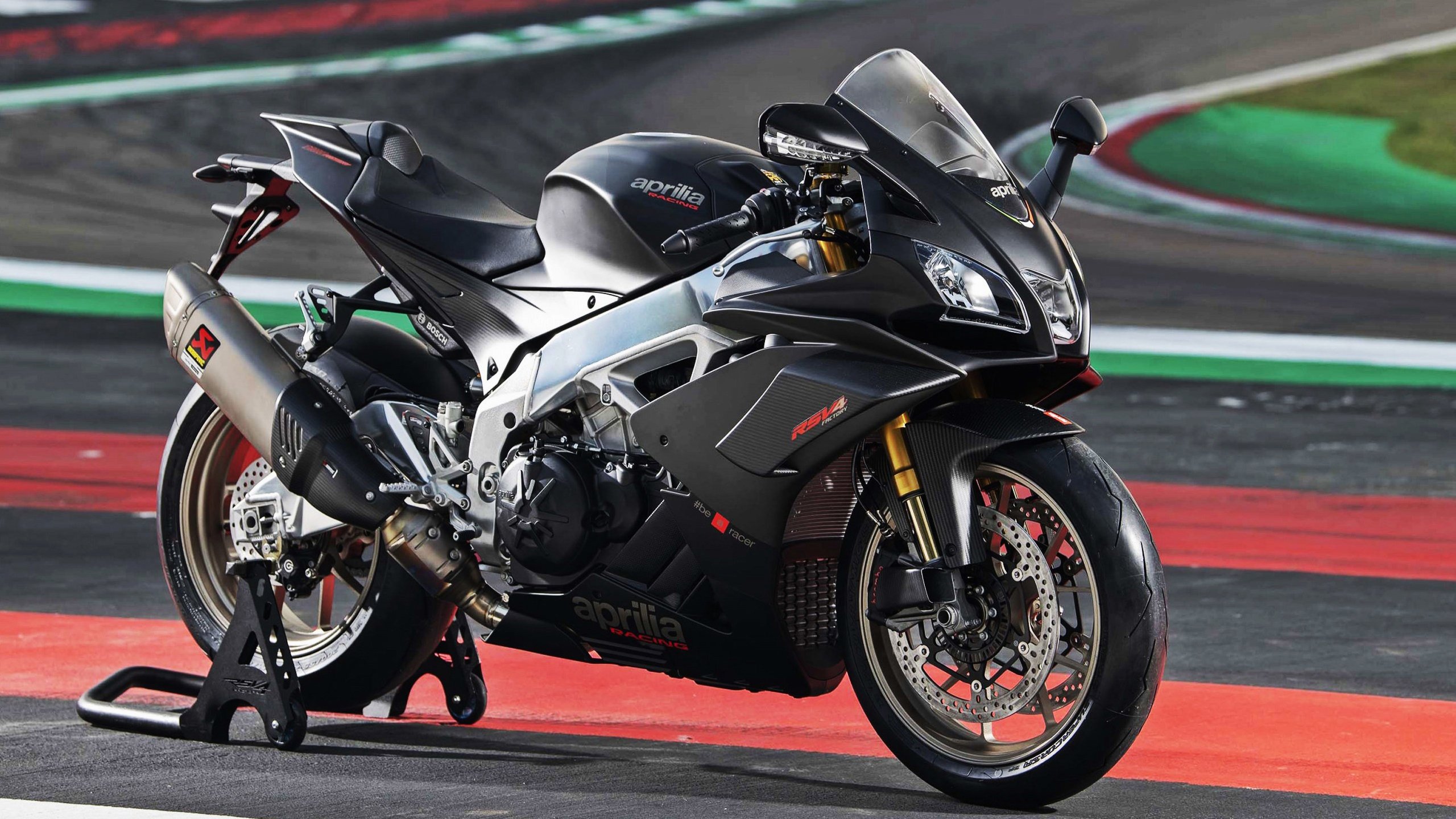 罗马尼亚男子接力配合初见默契,罗马尼亚著名运动员